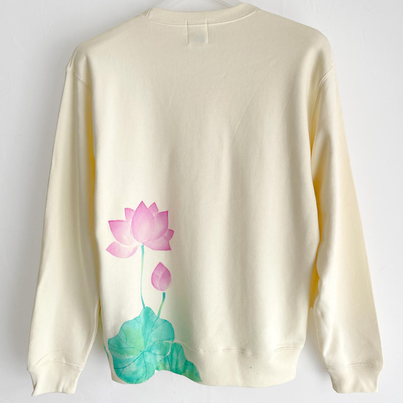 手描き蓮の花柄トレーナー ナチュラル クルーネックスウェット 4枚目の画像
