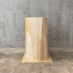 【ヒノキの切り株造形的スツール】 木 丸太椅子  オブジェ フラワーディスプレイ ナチュラル 植物置き サイドテーブル 3枚目の画像