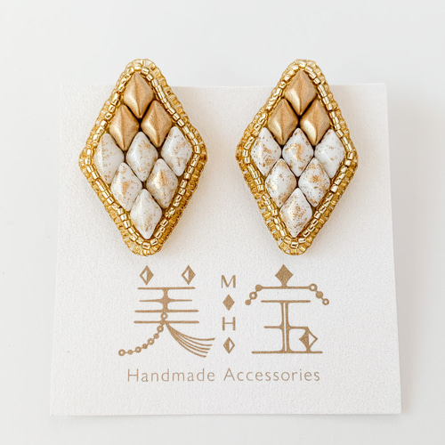 再販】百貨店ポップアップで大人気 ビーズ刺繍のイヤリング サージカル