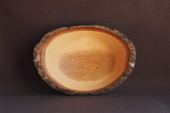 ナチュラルエッジの木の器（ナラ）no.20 2枚目の画像