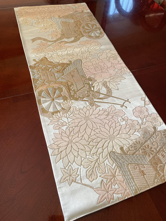 豪華刺繍　正絹テーブルセンター　帯リメイク　お正月　プレゼント198 2枚目の画像