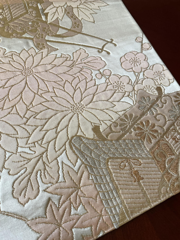 豪華刺繍　正絹テーブルセンター　帯リメイク　お正月　プレゼント198 4枚目の画像