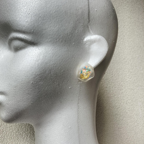 送料無料】鉱石レジン ホログラム 大ぶりピアス(ホワイト) ピアス  