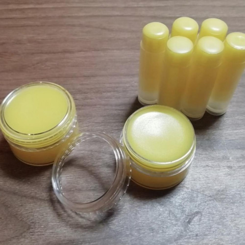 日本蜜蜂 ニホンミツバチ 蜜蝋 ミツロウ 50g 自家精製 オレンジ色