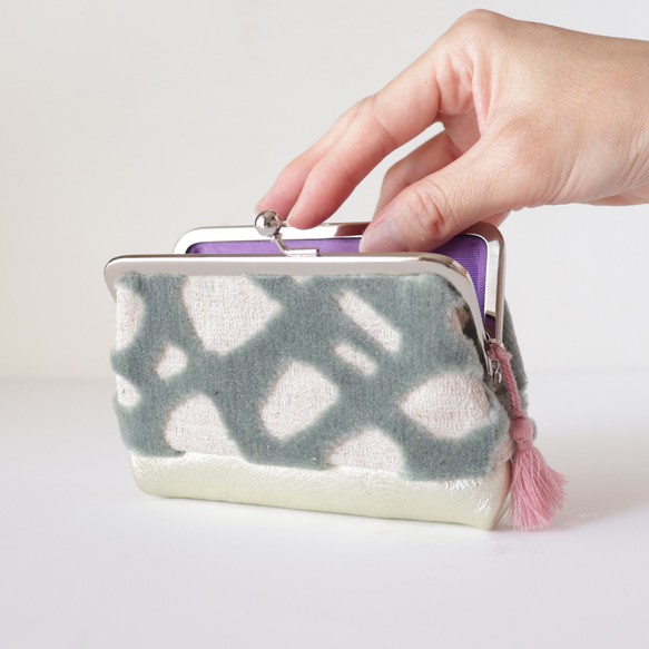 親子扣環錢包/飾品包，天鵝絨布料和牛皮材質，薄荷綠×鉑金 第2張的照片