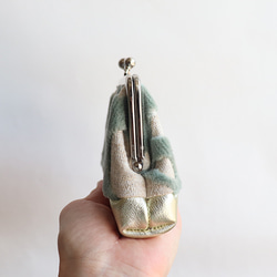 親子扣環錢包/飾品包，天鵝絨布料和牛皮材質，薄荷綠×鉑金 第4張的照片