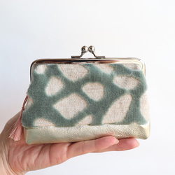 親子扣環錢包/飾品包，天鵝絨布料和牛皮材質，薄荷綠×鉑金 第1張的照片