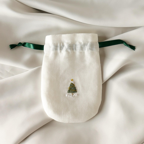 クリスマスツリー＊リネンの手刺繍巾着ポーチ＊ 12枚目の画像