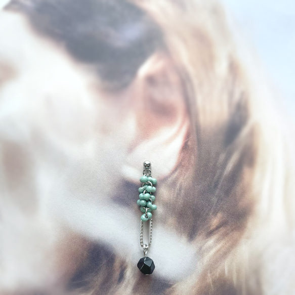 czech beads＋onyx pierce (グリーン)ステンレスピアス　ノンホールピアス変更可 5枚目の画像