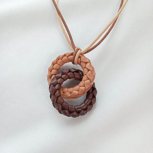 革レース編みリングネックレス 無染色×茶 ヌメ革 ネックレス