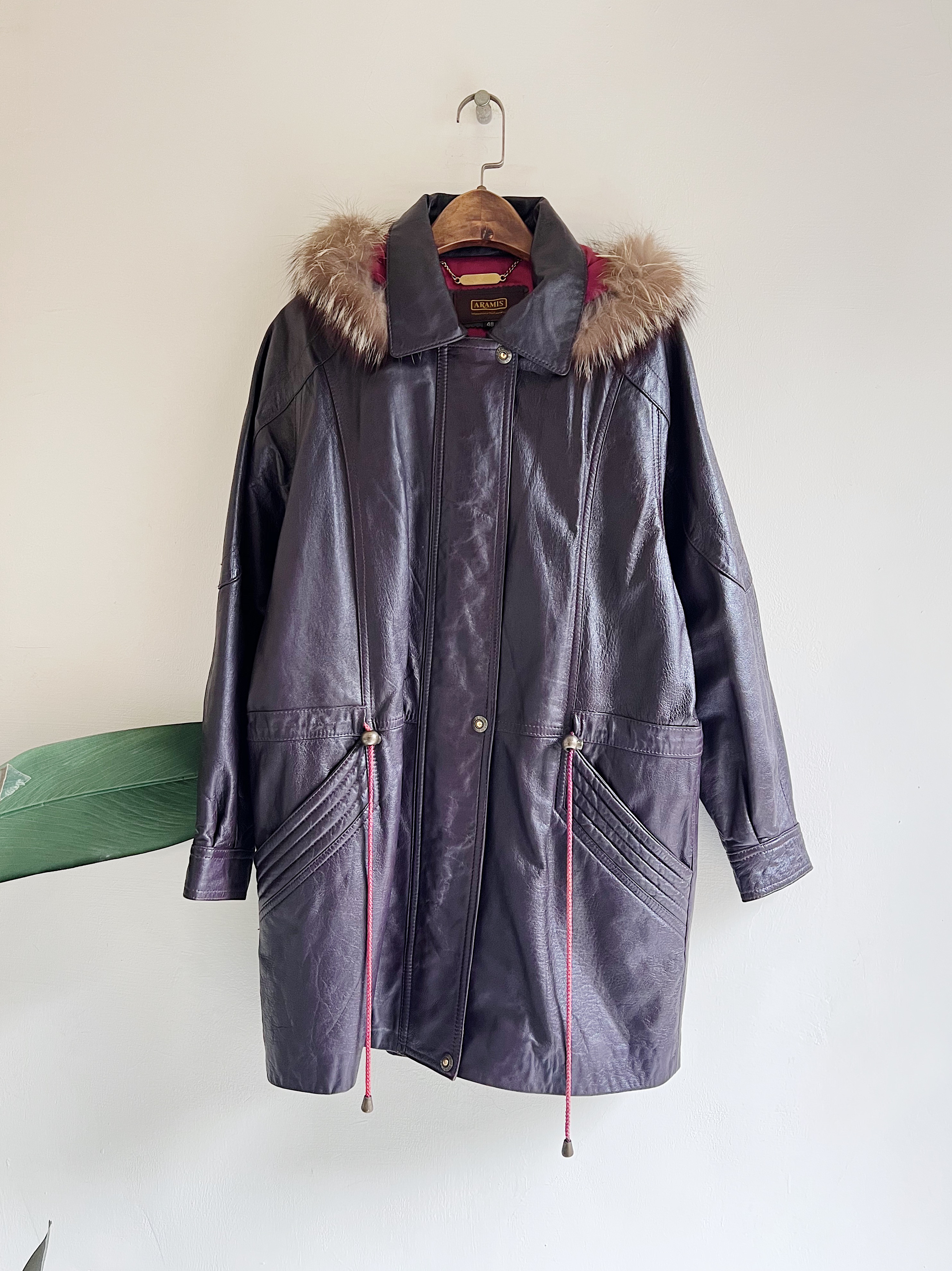 ダークパープル本毛皮トリミング取り外し可能フード付きアンティークシープスキン本革ロングジッパージャケット レザージャケット