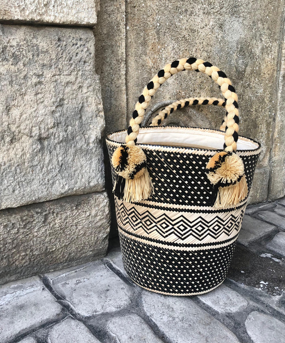 天然素材 編み込みデザイン かごバッグ 天然素材 編み込みデザイン かごバッグ