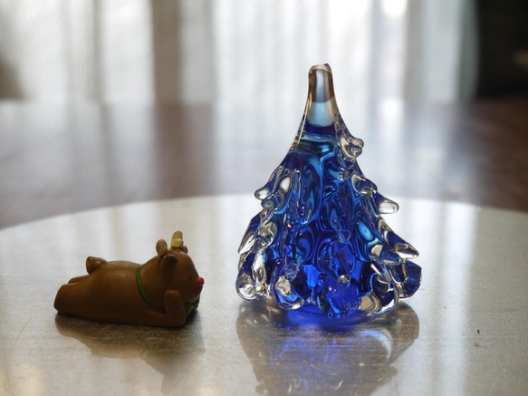 【早割】ガラスのブルーのクリスマスツリー 2枚目の画像