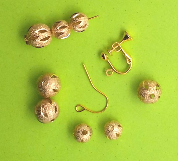 ビーズ 2ｻｲｽﾞ8個 8mm 10mm 丸玉 透かし 梨地 ゴールド  銅 4枚目の画像