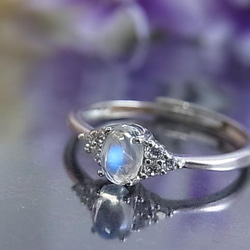 ムーンストーンの指輪！綺麗！フリーサイズ！ ◇月の光 ムーンストーン リング フリーサイズ キラキラ系 神秘的な