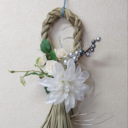 sale】白のダリアとローズのしめ縄飾り お正月飾り しめ縄・しめ飾り