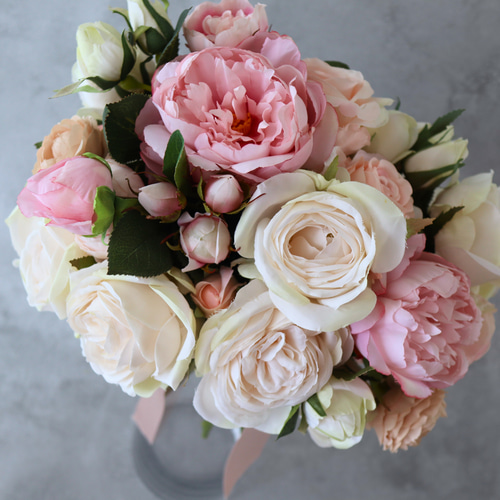 心躍るころんとローズブーケ ウエディングブーケ 結婚式 アーティ