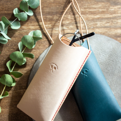 お得な福袋2026♪〕ぷっくり開く本革ペアメガネケース《名入れ対応