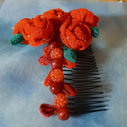 #つまみ細工#　真っ赤な薔薇と果実のコーム 8枚目の画像