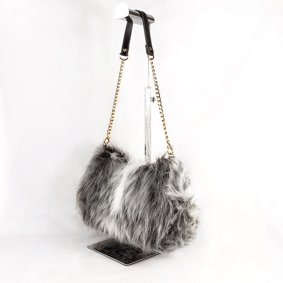 毛皮とレザーのショルダーバッグ （希少】CELINE ファー 毛皮