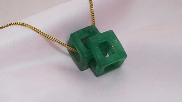 ☆ちょっと不思議な天然石のアクセサリー（アベンチュリンのチャーム）　Dear Friend® 4枚目の画像