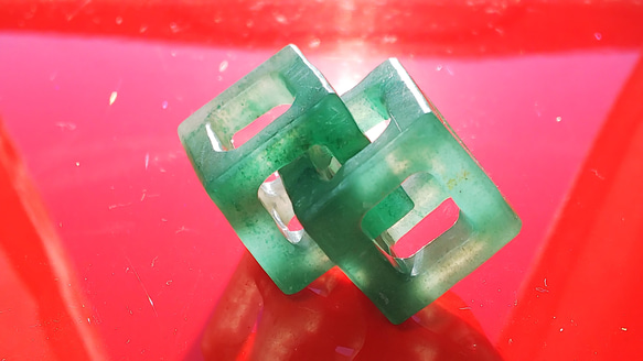 ☆ちょっと不思議な天然石のアクセサリー（アベンチュリンのチャーム）　Dear Friend® 1枚目の画像