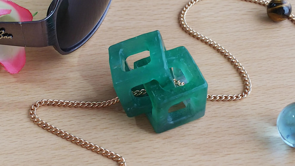 ☆ちょっと不思議な天然石のアクセサリー（アベンチュリンのチャーム）　Dear Friend® 5枚目の画像