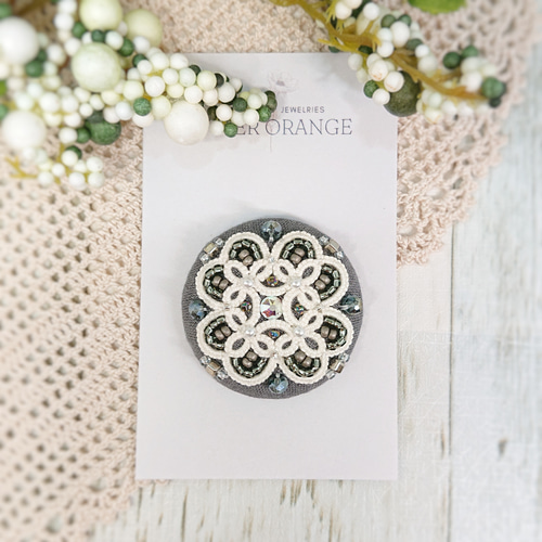 タティングレース×ビーズ刺繍で奏でる冬の花音ヘアゴム/ブローチ