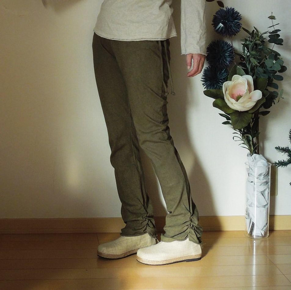 再入荷】asana ヘンプコットン ヨガパンツ○草木染めカーキ ロング  