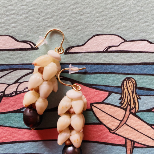 希少　ハワイ　フラダンス　ニイハウシェルピアス ニイハウシェル 本格 ピアス イヤリングにも交換可 モミ