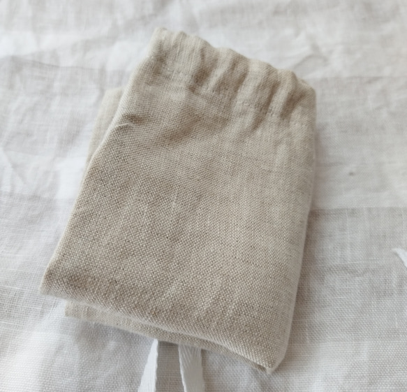 リトアニアリネンのシンプルな巾着袋  ２枚 ギフトバッグ 焼きたてパンを美味しく保つ麻のパン袋 保存袋 3枚目の画像
