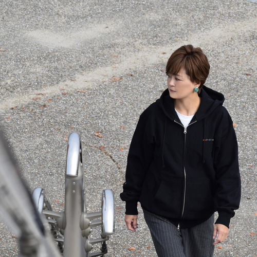 刺繍☆パーカー【プルオーバー】／カラーの虹色バーコード 12oz