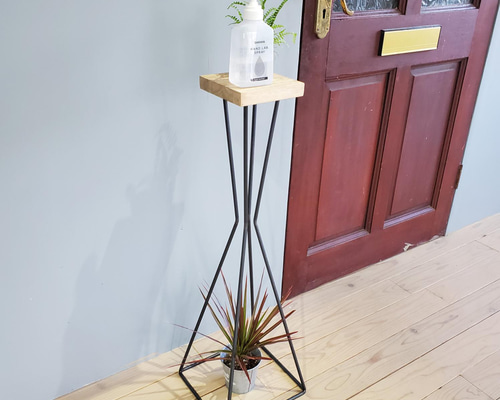 アイアン重視のルックス アルコール消毒スタンド デザイン性に特