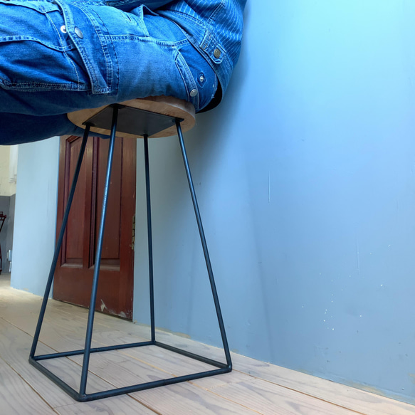 アイアン製円形スツール　サイドテーブル　シンプル　観葉植物　インテリア　店舗　カフェ　美容室 5枚目の画像