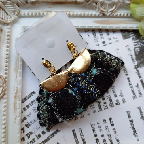 受注制作 ピアス/イヤリング おおぶり ビーズ刺繍 カボション ゴールド