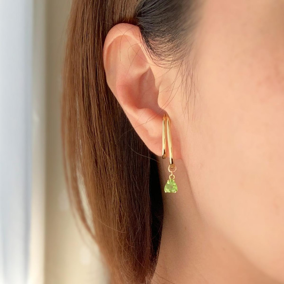 【不可再次上架】橄欖石&lt;寶石品質/AAA&gt;黃銅耳夾（一隻耳朵用） 第3張的照片