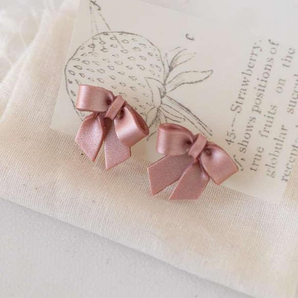 [限時顏色] Kutakuta Ribbon Earrings / Earrings (Nude Pink) 第5張的照片