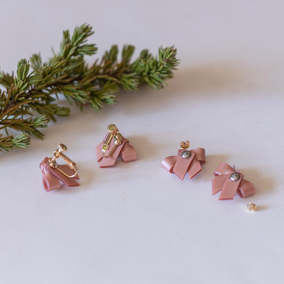 [限時顏色] Kutakuta Ribbon Earrings / Earrings (Nude Pink) 第3張的照片