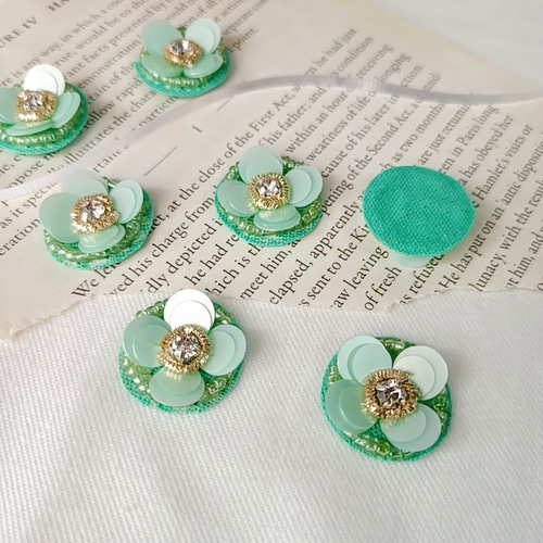 6個】ビーズ刺繍 カボション 4弁 フラワー バックフラット 貼付け