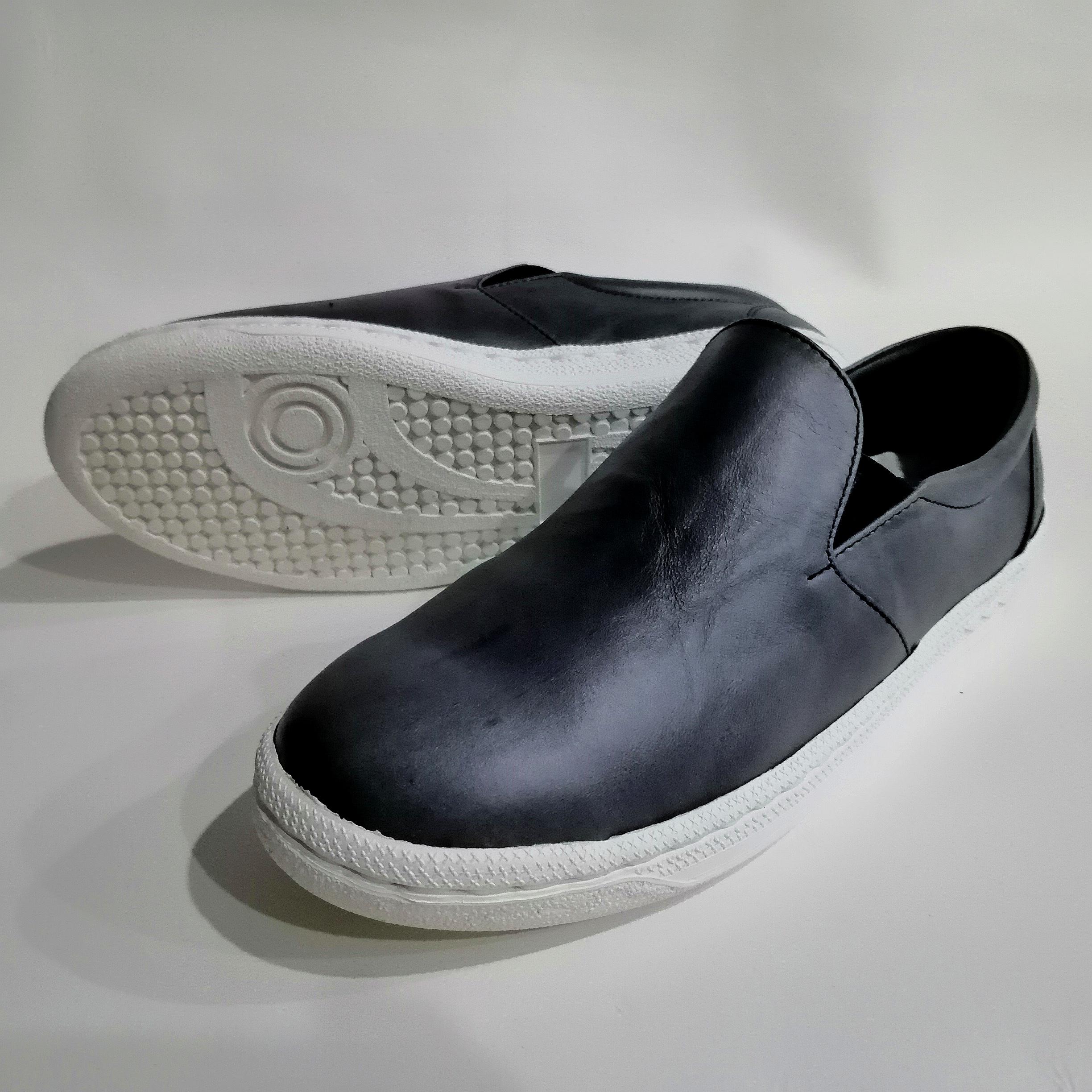 ◇新作◇本革◇スリッポン◇男女兼用◇スニーカーソール◇22.5-29cm◇本革◇無料サイズ調整◇色変更可◇ブラック◇