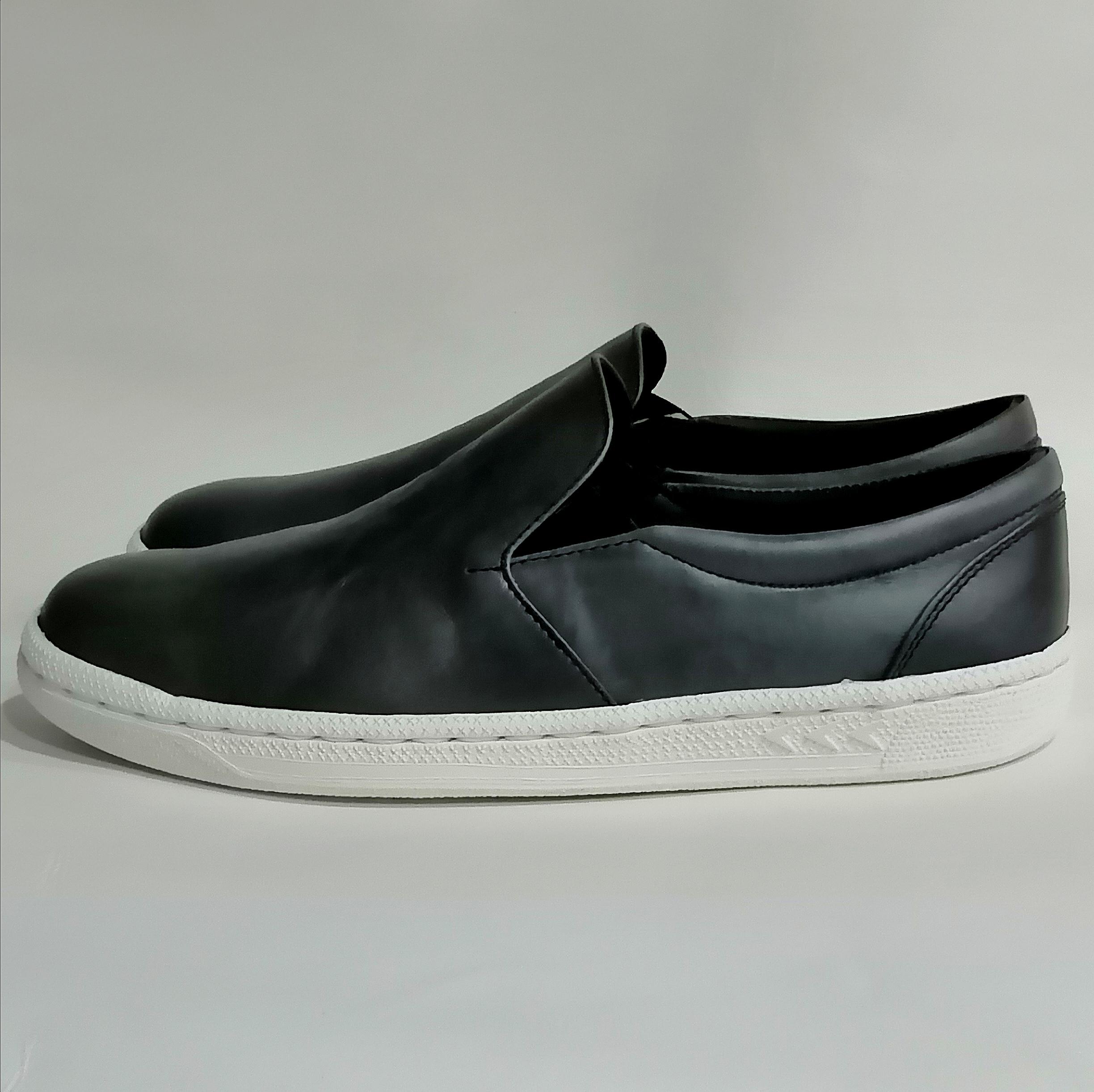 ◇新作◇本革◇スリッポン◇男女兼用◇スニーカーソール◇22.5-29cm◇本革◇無料サイズ調整◇色変更可◇ブラック◇