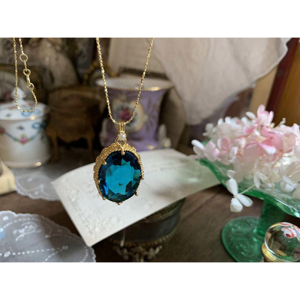 ピーコックブルー オーストリアクリスタル ヴィンテージ キラキラ ストーンネックレス
