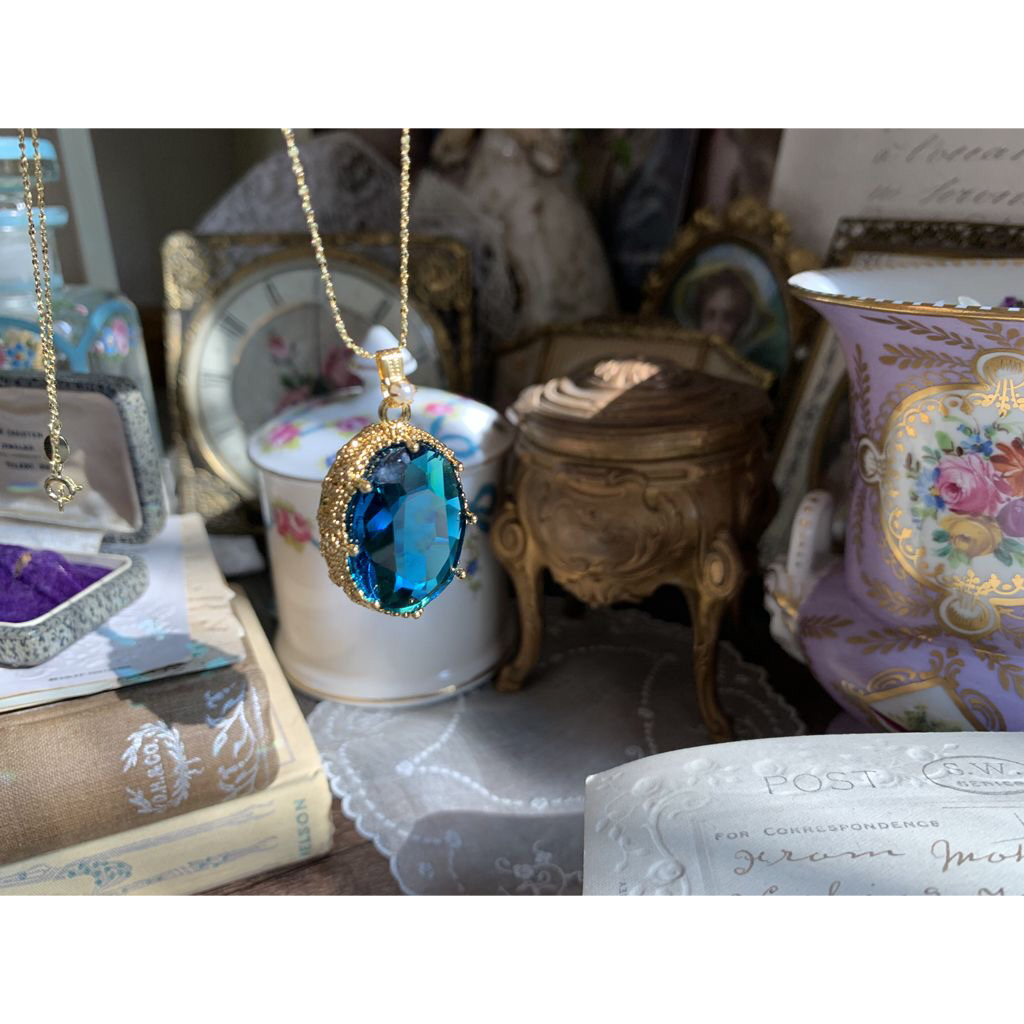 ピーコックブルー オーストリアクリスタル ヴィンテージ キラキラ ストーンネックレス