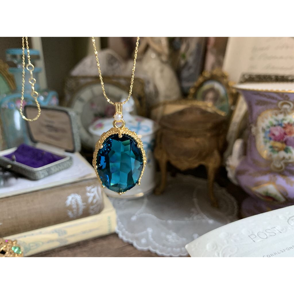 ピーコックブルー オーストリアクリスタル ヴィンテージ キラキラ ストーンネックレス