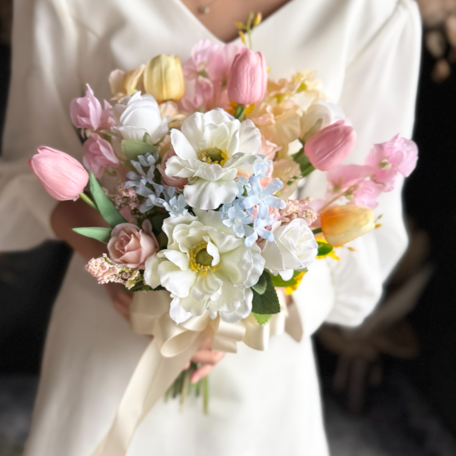 白アネモネ×チューリップクラッチブーケ☆ブートニア
