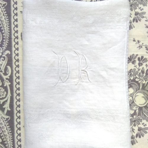 フランス　アンティーク　ヴィンテージ　大判テーブルクロス　モノグラム刺繍 フランス アンティーク ヴィンテージ 大判テーブルクロス モノグラム