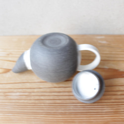 *限量版茶壺，黑土，白霧釉，底座系列，茶 第4張的照片