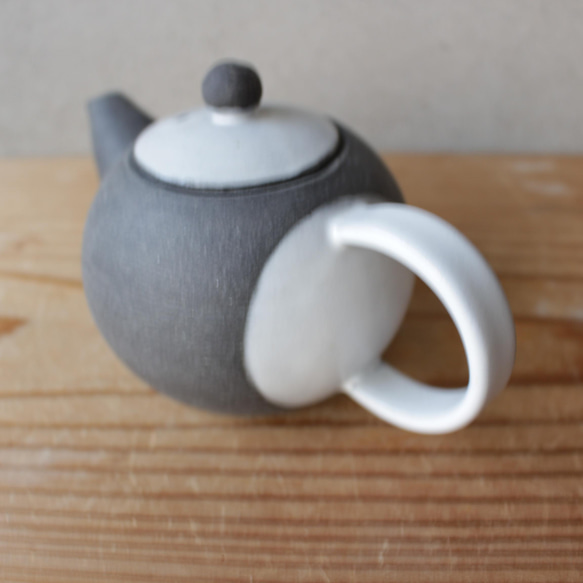 *限量版茶壺，黑土，白霧釉，底座系列，茶 第6張的照片