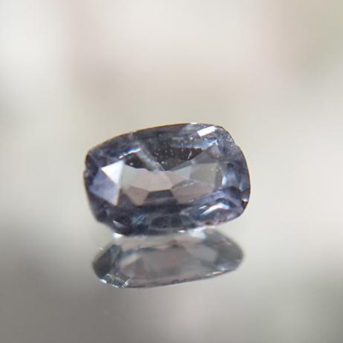 カラーチェンジガーネット 0.21ct ☆996 ベキリーブルー