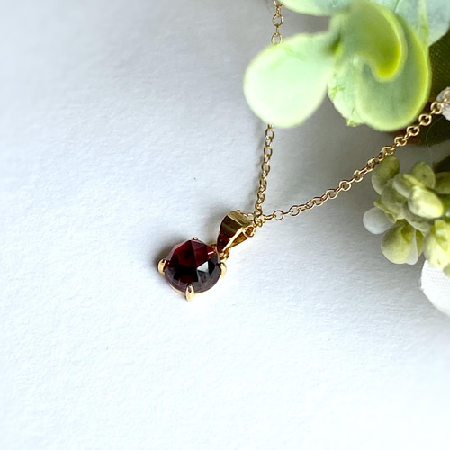 ローズカット 宝石質モザンビークガーネットのネックレス AAA